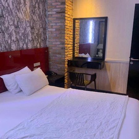 הו צ'י מין סיטי Gia Huyen Hotel מראה חיצוני תמונה